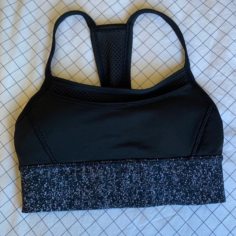 Black lululemon sports bra